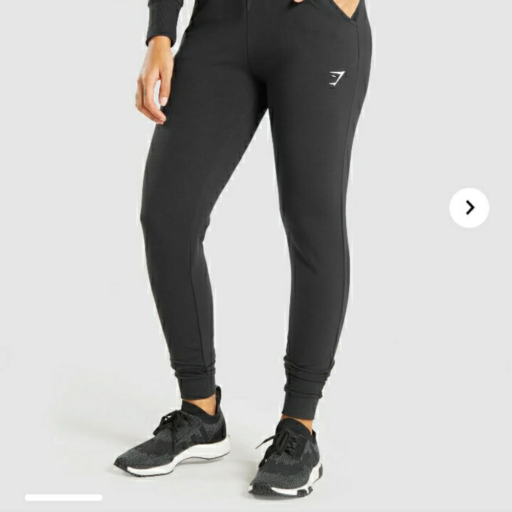 Gymshark pippa training joggers size M